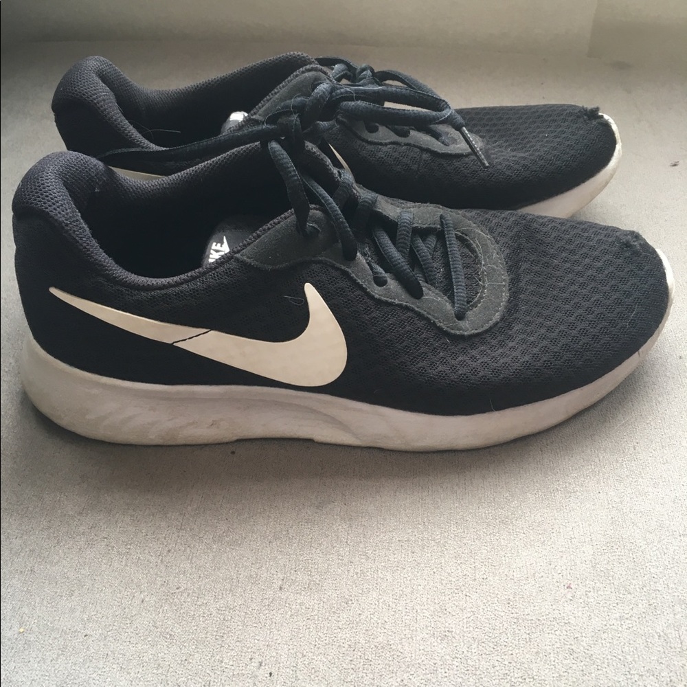 Black Nike